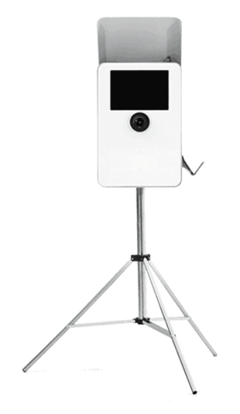 Fotobox auf Stativ, Vorderansicht — Vermietung für Feiern in München