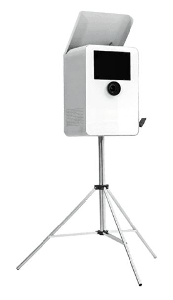Fotobox auf Stativ, Seitenansicht — Vermietung für Feiern in München